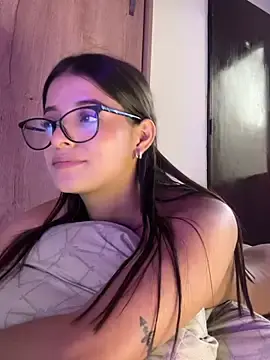 Stripchat Free Porn Cam of Arilw