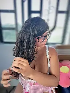 Stripchat Free Porn Cam of Simone_Miller