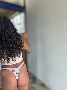 Stripchat Watch Live Sex Cams of Simone_Miller