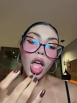 Stripchat Live Sex Cam of zui_lu