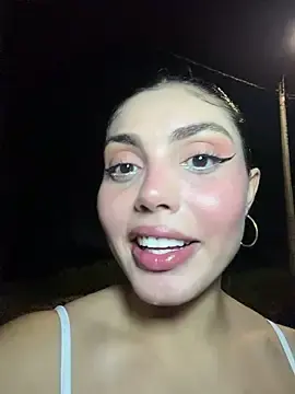 Stripchat Live Sex Cam of zui_lu