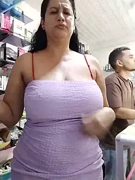 Stripchat Adult Webcam of keilymadam