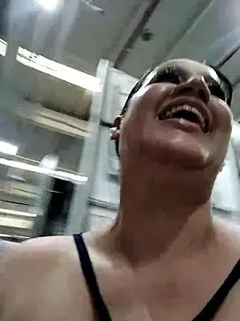 Stripchat Sex Cam of keilymadam