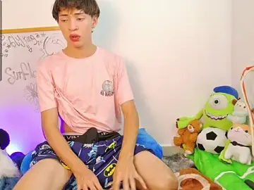 Stripchat Live Sex Cam of Ely_king