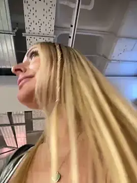 Stripchat Best Webcam of EmaSalis