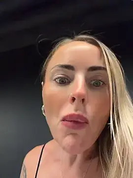 Stripchat Adult Video Chat of EmaSalis