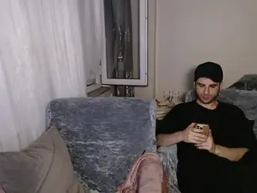 Stripchat Live Sex Cam of handsomeee04