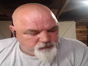 Stripchat Watch Live Sex Cams of Newfiesausage1972
