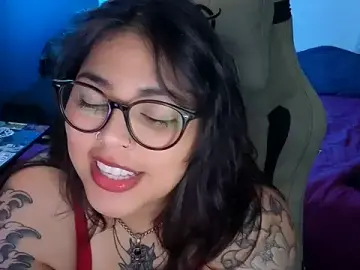 Stripchat Free Porn Cam of miacanela_xo