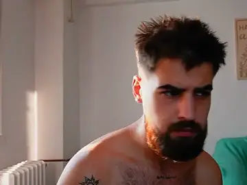 Stripchat Live Sex of HairyRobxxx