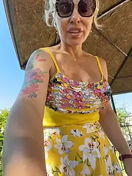 Stripchat Adult Video Chat of Hotnessi