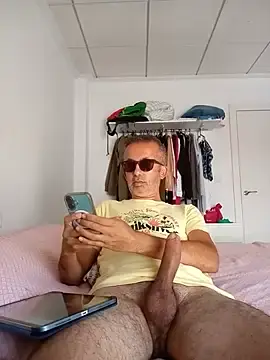 Stripchat Free Live Porn of EmilioTaladdro
