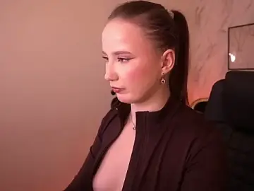 Stripchat Sex Cam of SofieBloom