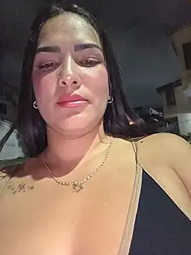 Stripchat Adult Webcam of camiysebas21