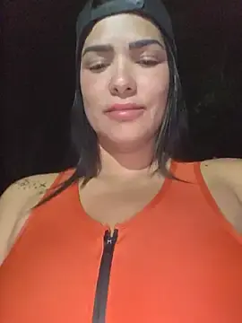Stripchat Live Sex Cam of camiysebas21