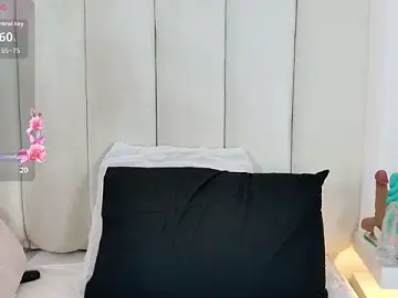 Stripchat Live Porn of emily_hilton1