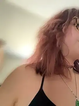 Stripchat Free Porn Cam of moan4mona
