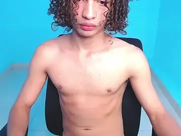Stripchat Live Porn of Axel_fox77