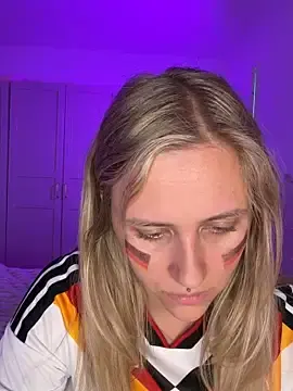 Stripchat Free Live Porn of lunawolf21
