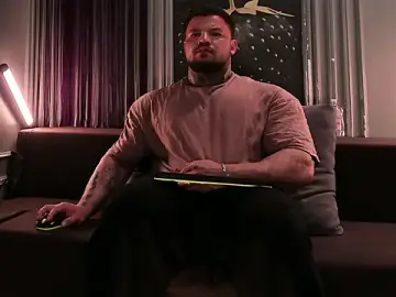 Stripchat Adult Webcam of OliverSport
