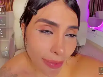 Stripchat Live Sex Cam of Sarah_Stone_