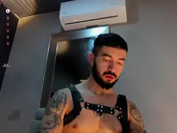 Stripchat Live Sex Cam of MarkWalker__