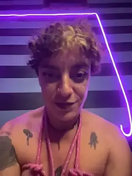Stripchat Watch Live Sex Cams of SalyTredelMonte
