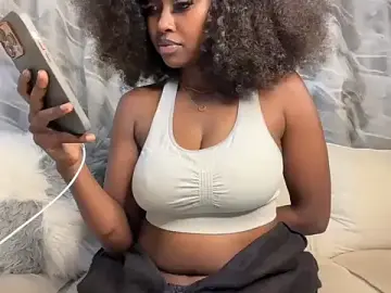 Stripchat Nude Webcam of Chocolate_queen2