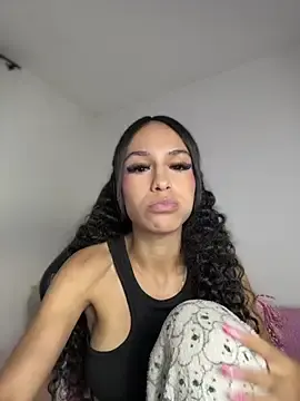 Stripchat Free Porn Cam of Miaa_love6969