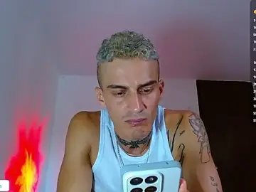 Stripchat Best live sex cam show of bray_hotboy777