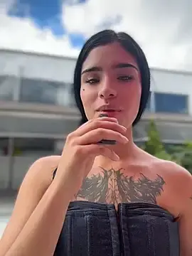 Stripchat Live Porn of Shalom_pink18