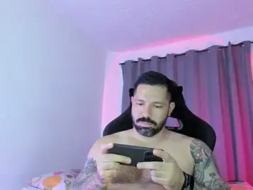 Stripchat Sex Cam of Pierre_Vidal