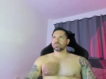 Stripchat Sex Cam of Pierre_Vidal