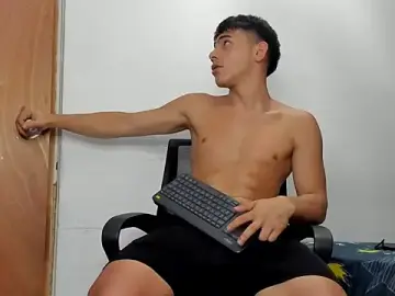 Stripchat Free Live Porn of andrew_rose_