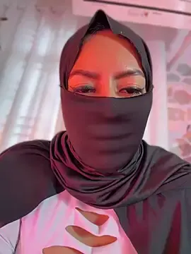 Stripchat Best Webcam of Qamar_Khalifa