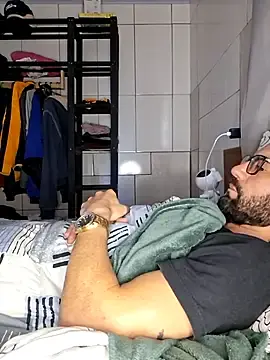 Stripchat Live Sex Cam of Robsonitj90