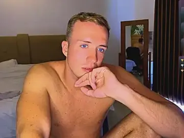 Stripchat Free Porn Cam of tommy_cumfinger