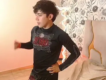 Stripchat Live Sex Cam of AxelNoir_tay