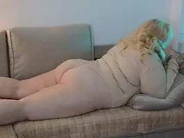 Stripchat Adult Webcam of EllsaJean_
