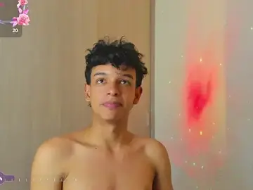 Stripchat Live Sex Cam of Maxfrost1