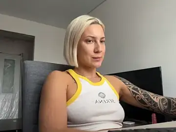 Stripchat Watch Live Sex Cams of AnneBall