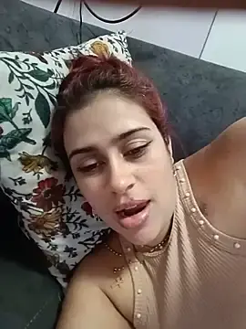 Stripchat Live Sex Cam of MariBelle1