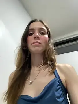 Stripchat Live Sex Cam of kevin_hotgirls
