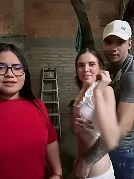 Stripchat Watch Live Sex Cams of kevin_hotgirls