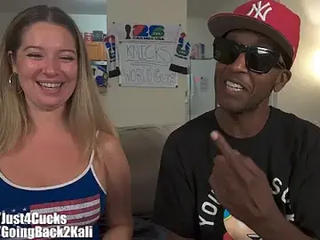 Stripchat Live Sex Cam of boomboomr00m