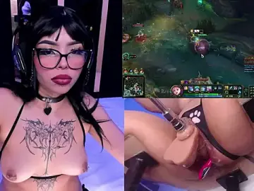 Stripchat Adult Webcam of Nyveth