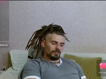 Stripchat Free Porn Cam of Aestheticguy101