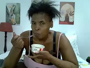 Stripchat Free Porn Cam of BlackBeautyJuXx