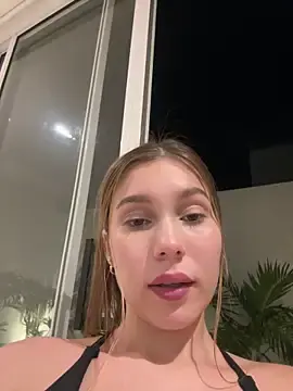 Stripchat Adult Webcams of Nikii__