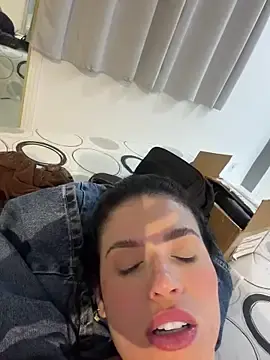 Stripchat Free Porn Cam of Rafaellaz